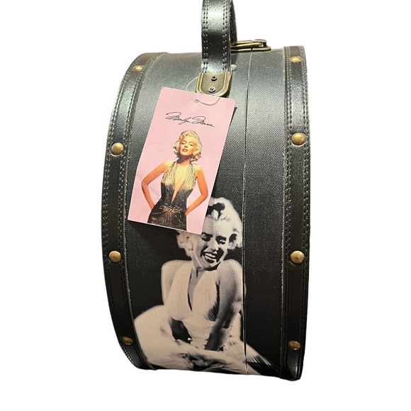 NWT Marilyn Monroe purse for those who loved her fabulous excellent condition - Picture 3 of 9